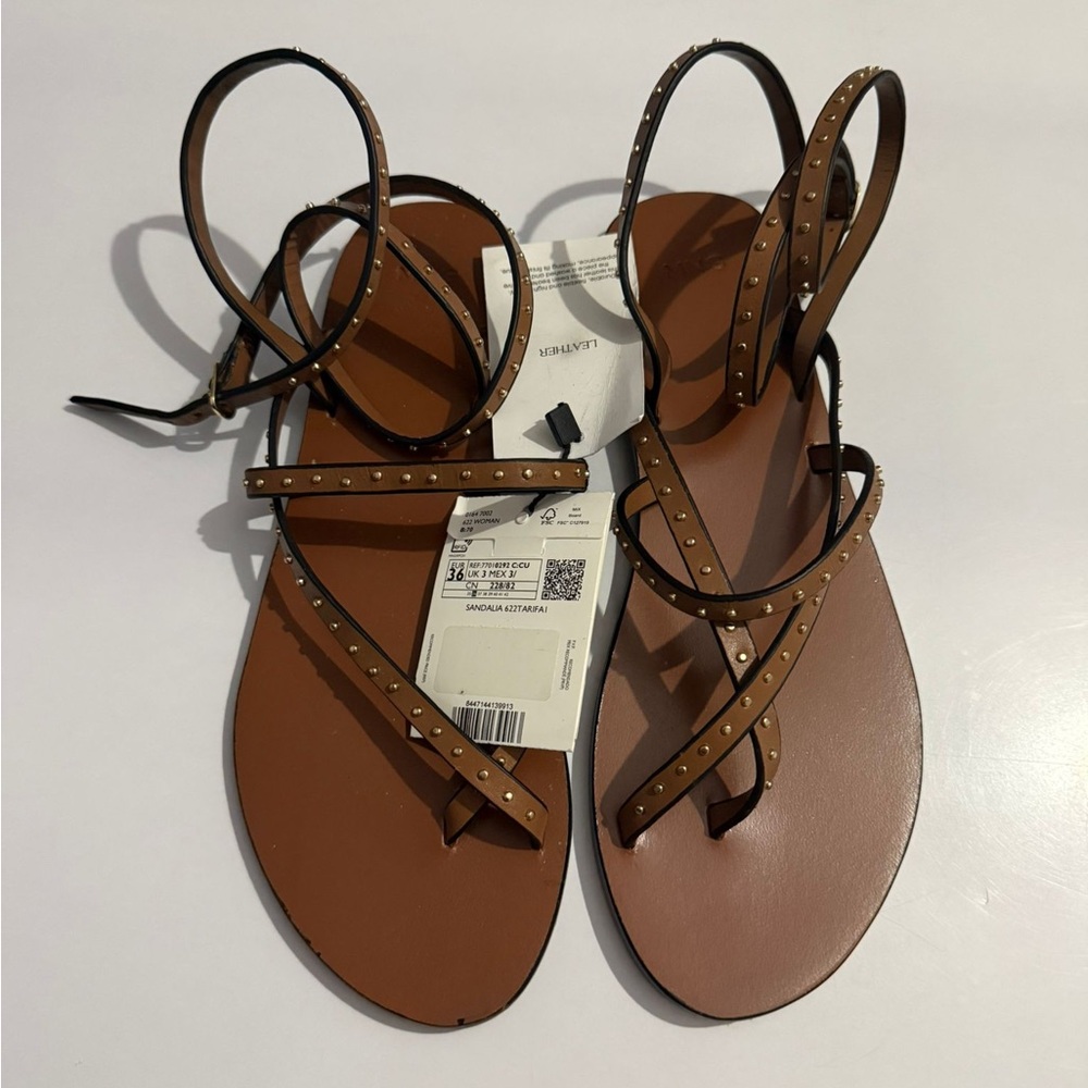 LEATHER STRAP STUD FLAT SANDALS - Picture 3 of 5